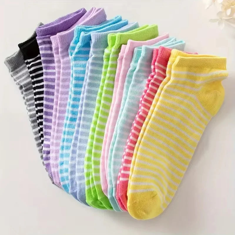 Heart Print Socks – Women’s Cotton Ankle Socks for Everyday Wear